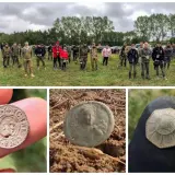 Grupa poszukiwaczy z wykrywaczami metali, odkrywająca artefakty z czasów potopu szwedzkiego. Ciekawostki z wykopalisk: monety i ozdoby.
