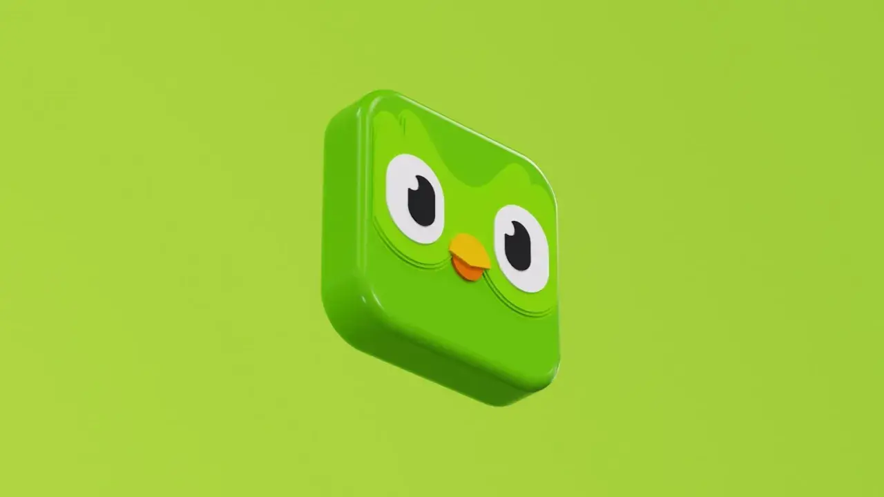 Zielona maskotka Duolingo. Dowiedz się, jak zmienić poziom trudności w aplikacji, aby nauka była przyjemniejsza.