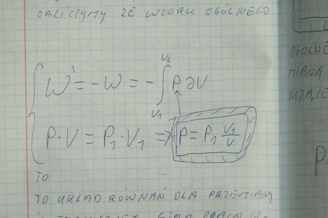 Obliczenia pracy przy przemianach gazu doskonałego: całka z P dV i wzór P=P₁V₁/V.