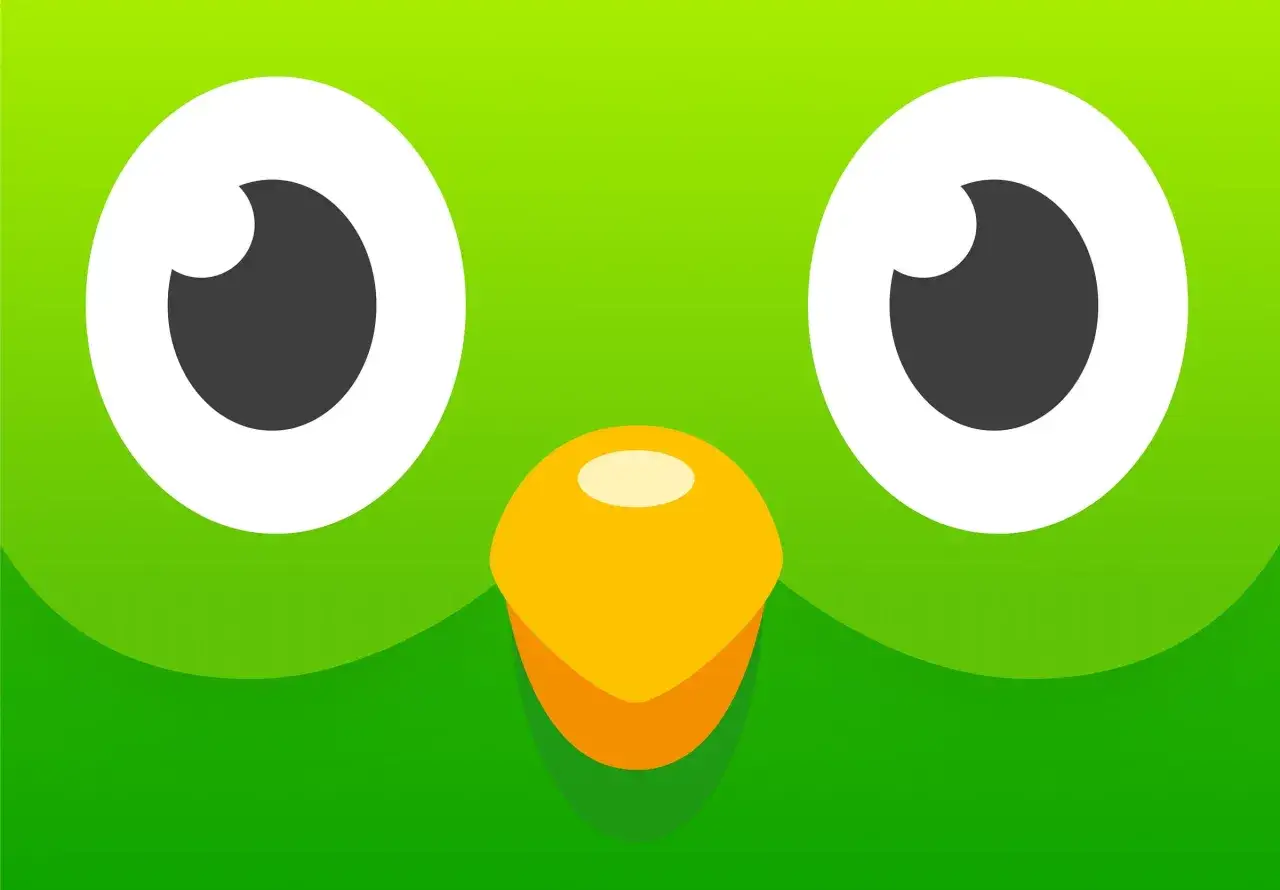 Duo, maskotka Duolingo, zachęca do nauki. Dowiedz się, jak zmienić poziom w aplikacji.